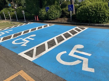 車椅子使用者用駐車区画