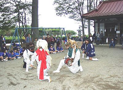 画像：諏訪神社獅子舞