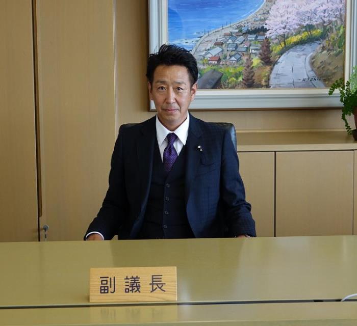 黛副議長写真